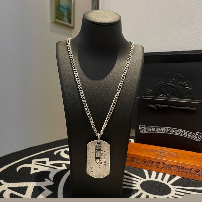 Ch**me He**ts necklaces